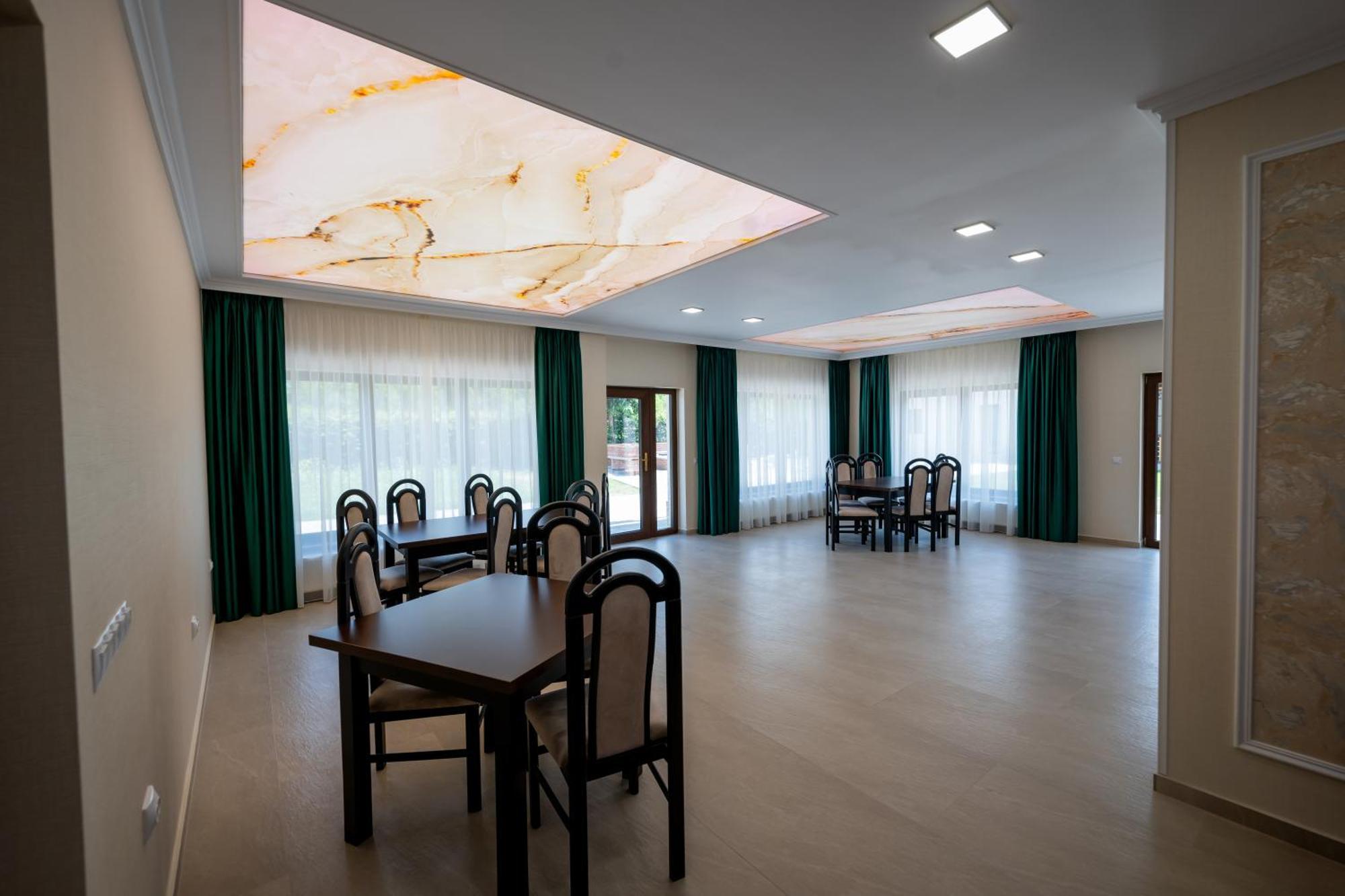 Evergreen Chalet Avrig Buitenkant foto
